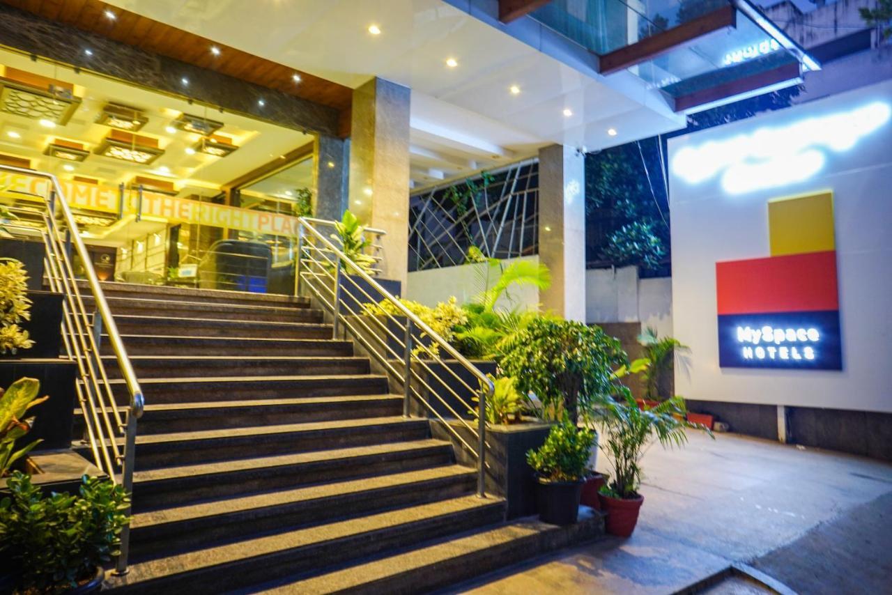 Myspace Hotels Silverstar Bangalore Exterior foto